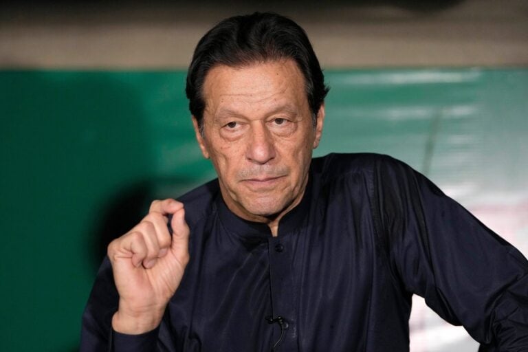 Pakistan’s former Prime Minister Imran Khan returned to prison after exam at a private hospital