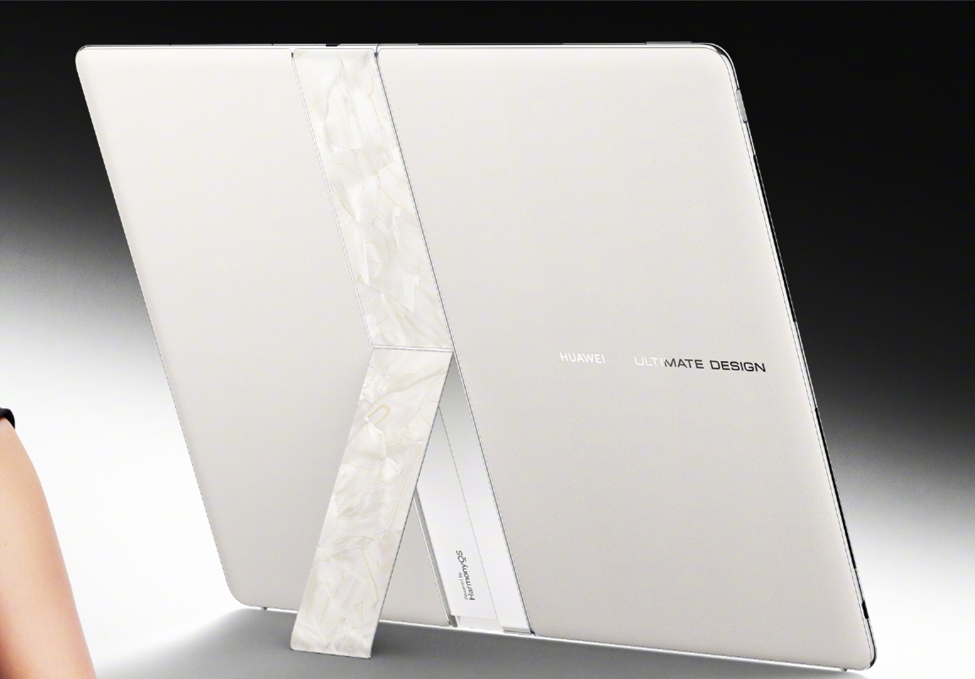 Huawei Schedules August 5 Launch for 18-Inch Foldable MateBook Fold PC
