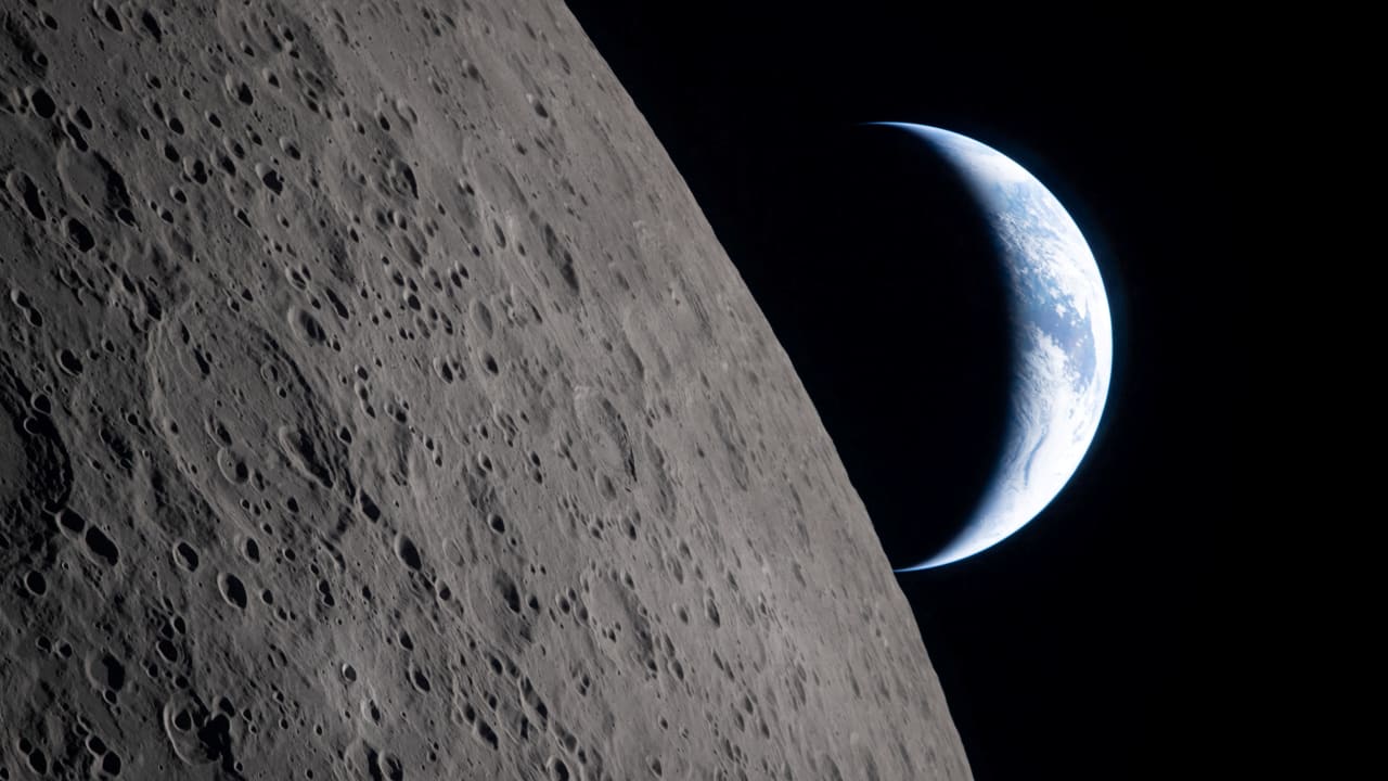 NASA Study Shows Earth Microbes Could Survive in Lunar South Pole Shadows