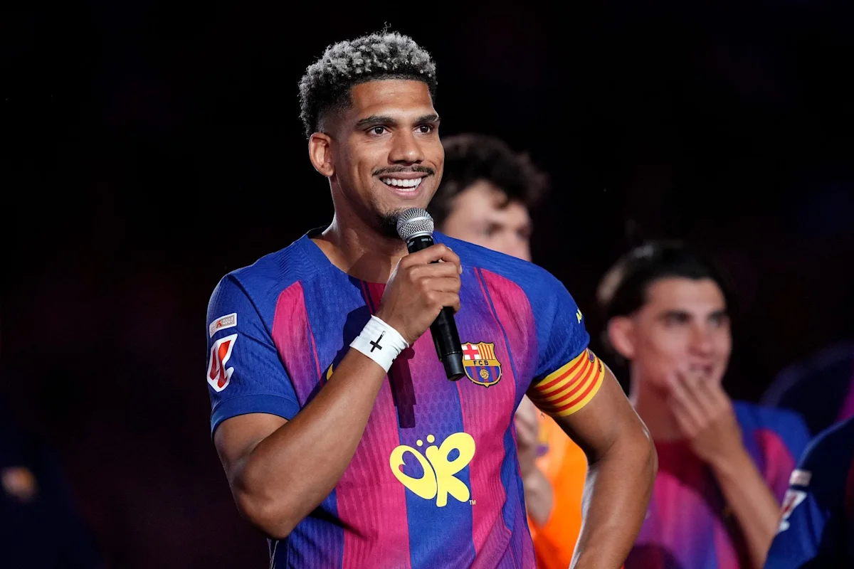 Liverpool Agree Loan Deal to Sign Barcelona Defender Ronald Araujo