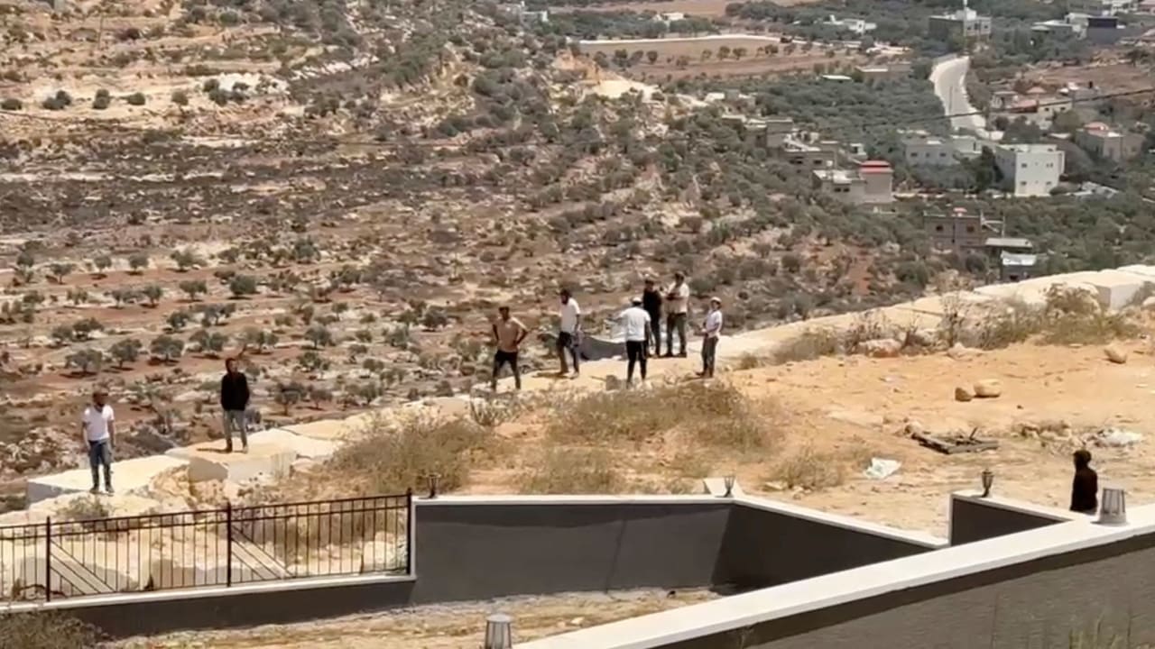 Israeli Settlers Enter West Bank Village of Qusra Despite Military Zone Order