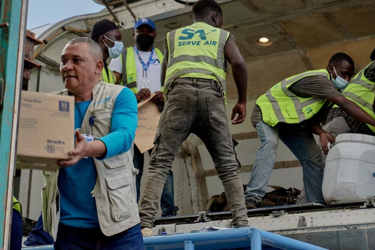 Congo Receives First Shipment of Ebola Vaccine Amid Outbreak