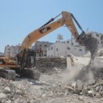 Gaza Residents Dig by Hand as Heavy Machinery Scarcity Hinders Body Recovery