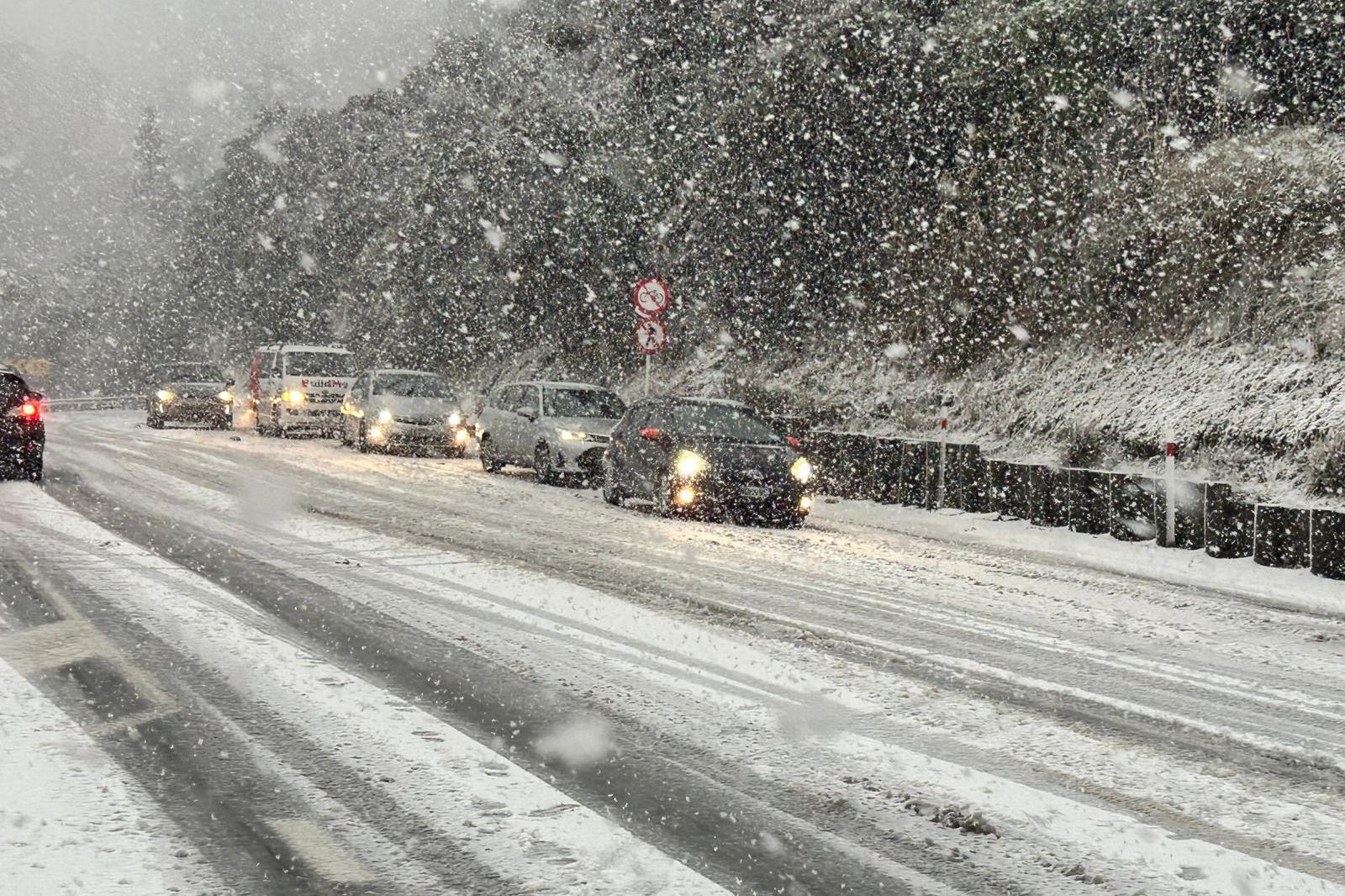New Zealand Polar Blast Brings Snow and Road Closures to South Island