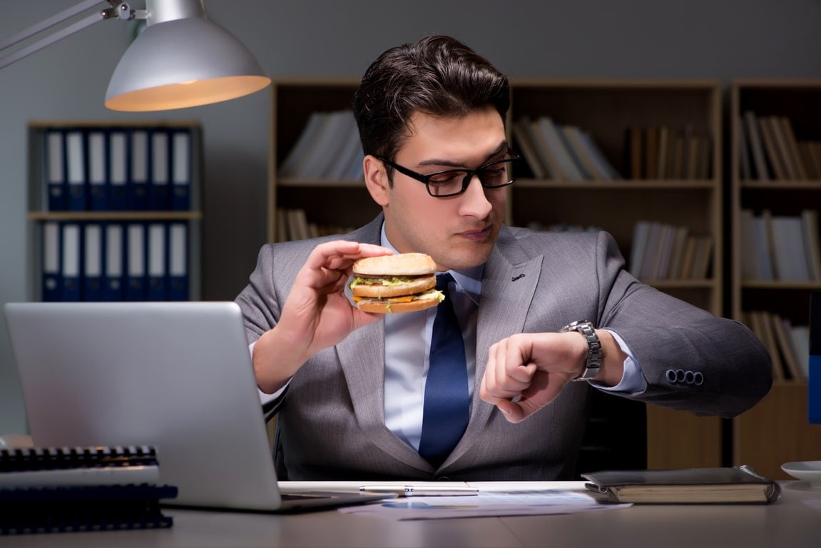 Eating Jetlag Linked to Higher Heart Disease Risk in Men, Study Finds