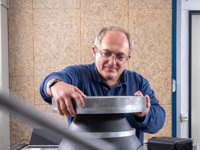 Empa and Beyond Gravity Develop Phononic Crystal System to Protect Satellites