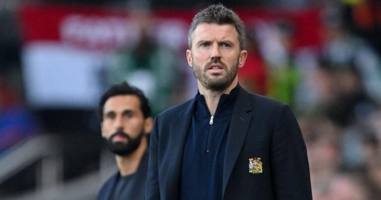 Michael Carrick Defends Kobbie Mainoo Substitution After Fan Boos