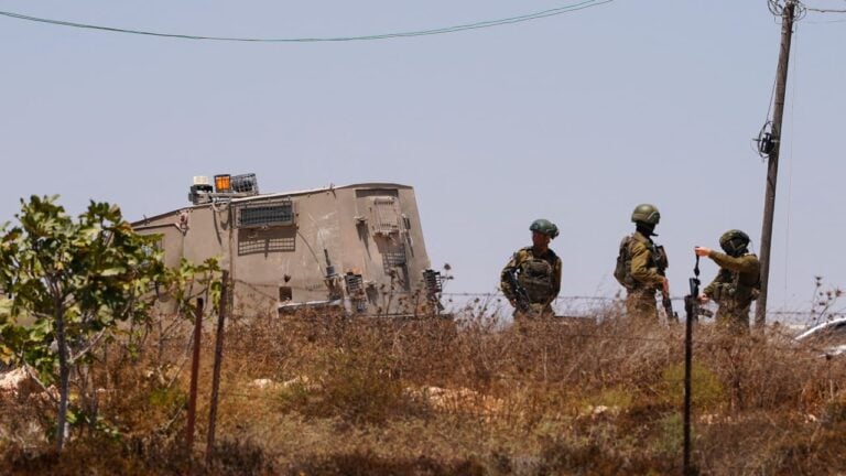 Israeli Man Wounded in West Bank Stabbing Attack Sparking Manhunt
