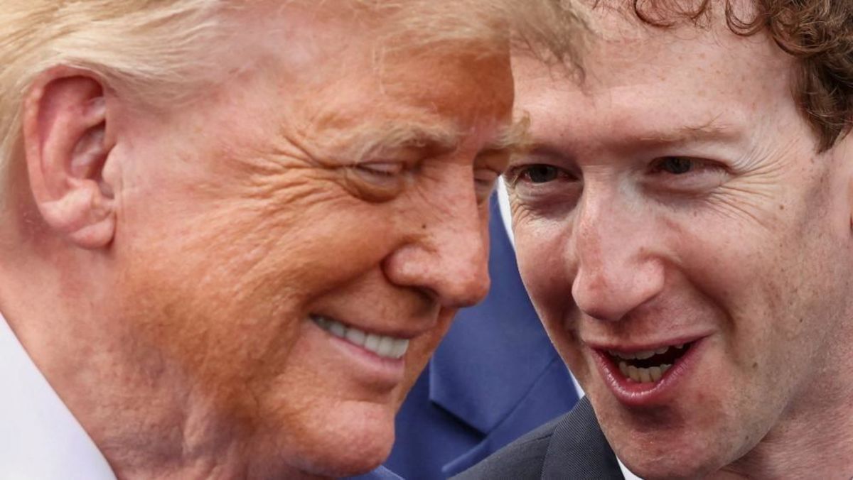 Trump Signs Executive Order Replacing Artificial Intelligence With Super Intelligence