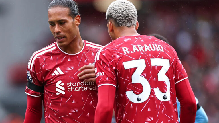 Virgil van Dijk Praises Ronald Araujo for Rapid Adaptation as Right-Back