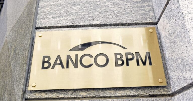 Banco Bpm strappa in Borsa su ipotesi mossa Unicredit-Agricole