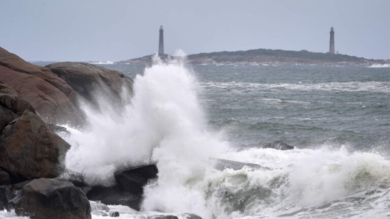 Nor'easter Hits U.S. East Coast, Prompting Emergencies in New York and New Jersey