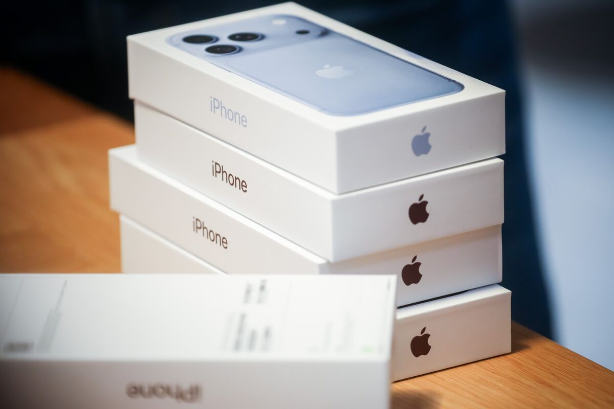 iPhone 18 Pro Max AT&T Users Advised to Seek Replacements for Bug