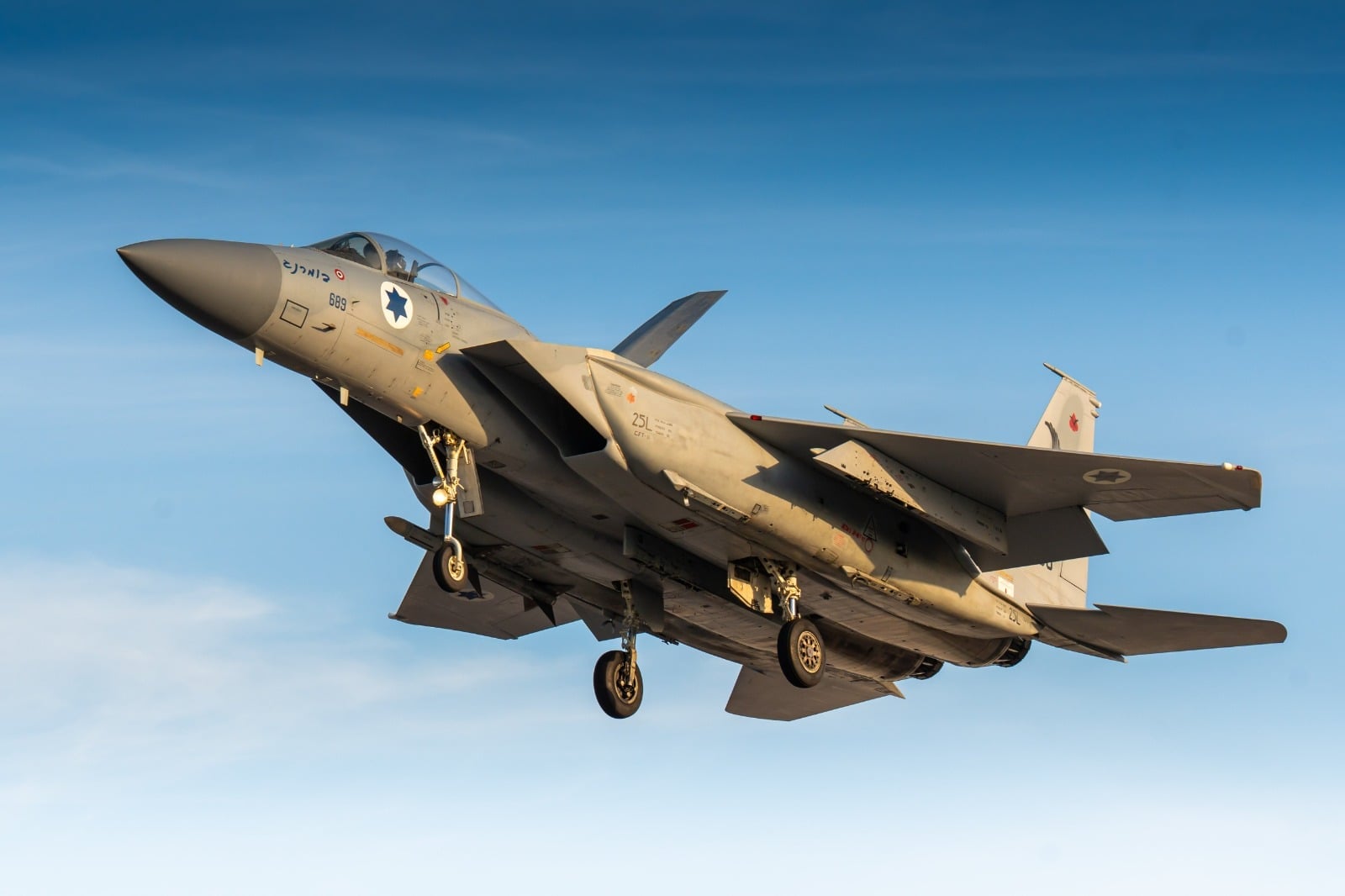 Reports: Israeli jets flew to Iran's border, some US officials suspect bid to provoke Tehran