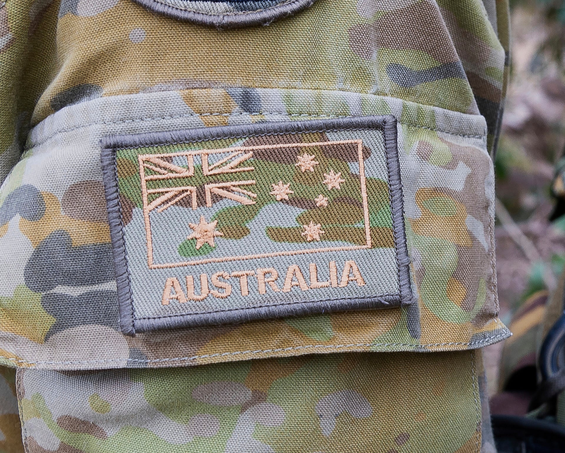 Australian Soldier Killed and Five Injured in Northern Territory Training Crash