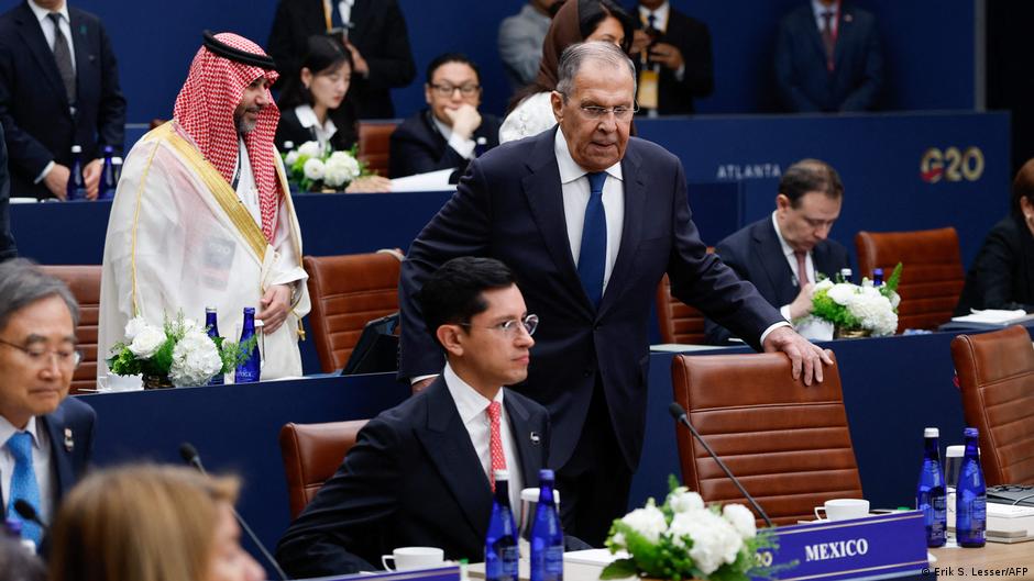 Sergei Lavrov and other leaders at the G20 meeting