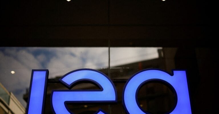 A view of the logo of the International Energy Agency in Paris, France, December 15, 2023. REUTERS/Sarah Meyssonnier/File
