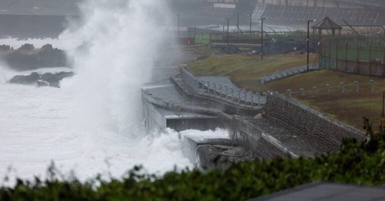 Waves generated by Typhoon Champi crash against a seawall in Keelung, Taiwan, October 23, 2026. REUTERS/Ann Wang