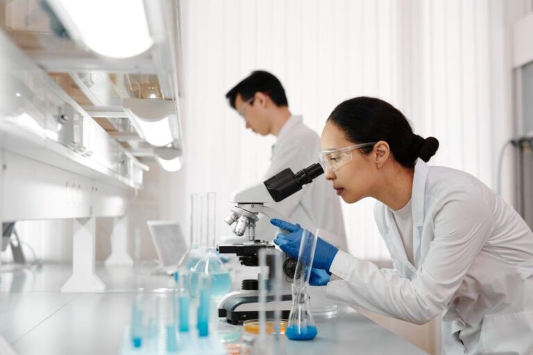 Researchers at the University of Washington's David Baker lab develop working molecular scissors
