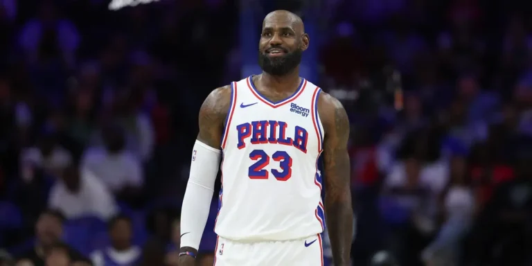 LeBron James' 76ers Host Knicks in NBA Opener
