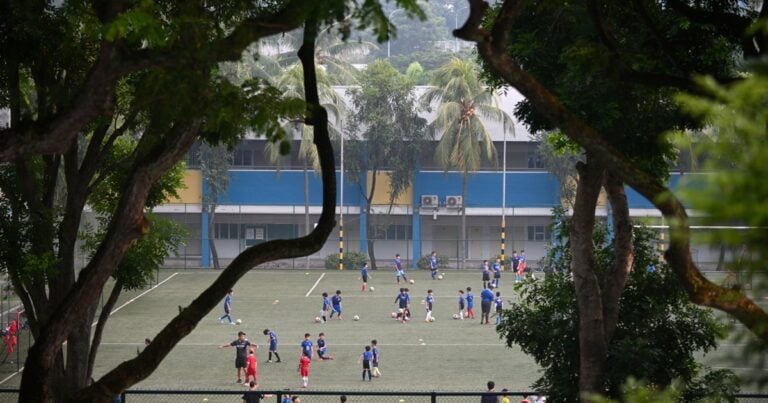 Lee confirms schools will stay open despite haze