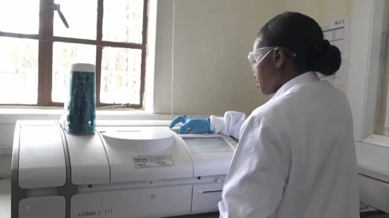 Researchers launch Ebola vaccine trial in Uganda