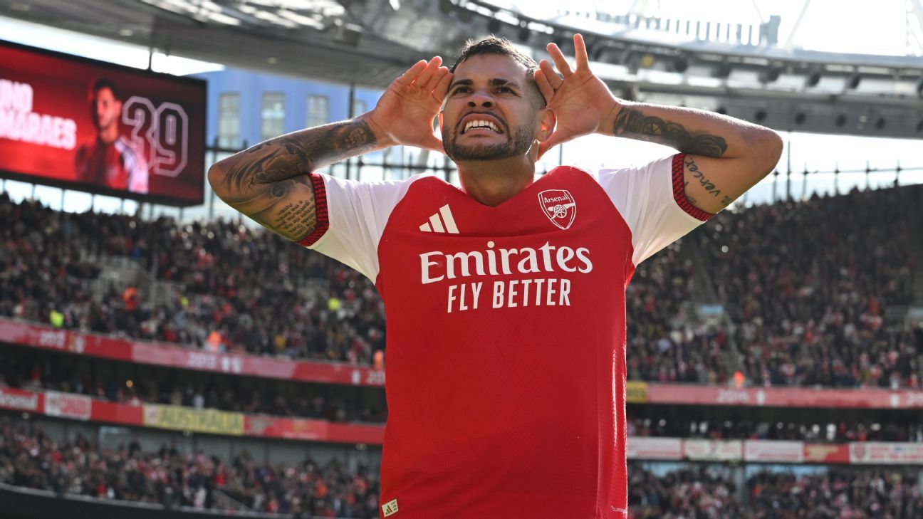 Arsenal Beat Leeds 2-1 to Move Level on Points With Manchester City
